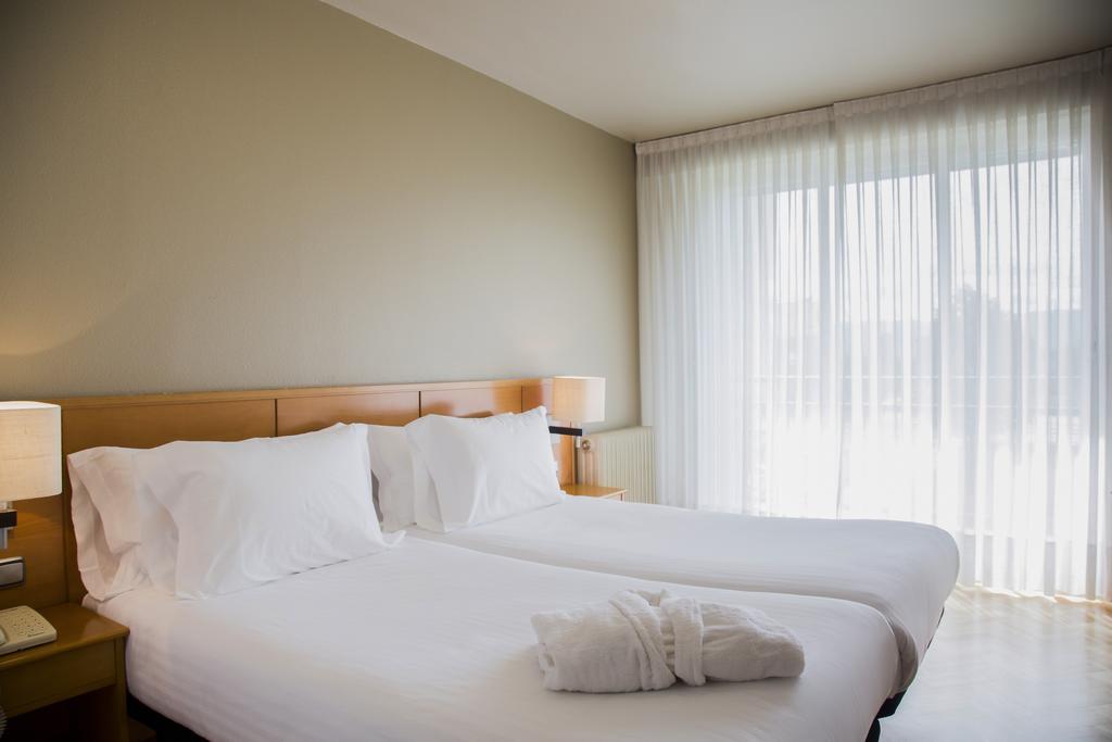 Suites Sercotel Mirasierra Pamplona Exterior foto