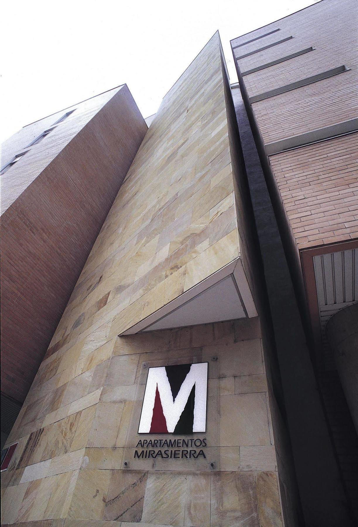 Suites Sercotel Mirasierra Pamplona Exterior foto